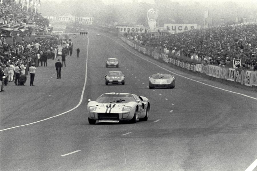 Ford GT40 (Mk II) 1965 года  (фото 7 из 118)